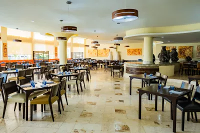 https://www.palmarbeachresortandspa.com.mx/galleries/Restaurants/Caprichos.webp